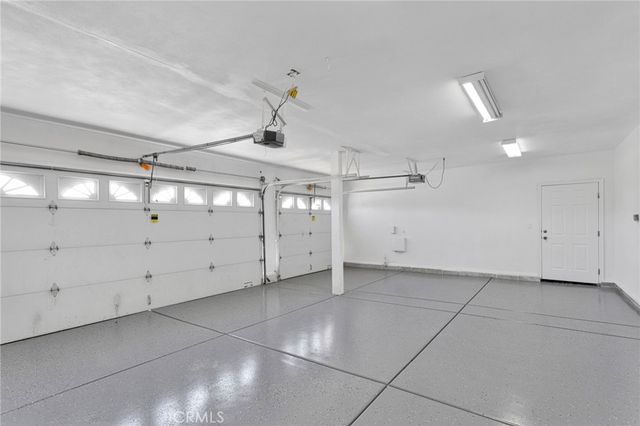16245 Ridge View Drive, Apple Valley, CA 92307