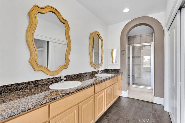 16245 Ridge View Drive, Apple Valley, CA 92307