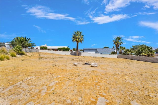 16245 Ridge View Drive, Apple Valley, CA 92307