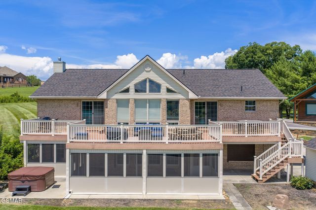 1820 Harbor Hills Lane, Dandridge, TN 37725