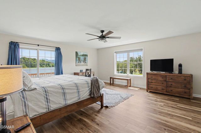 1820 Harbor Hills Lane, Dandridge, TN 37725