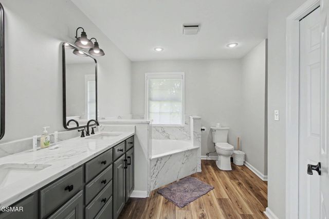 1820 Harbor Hills Lane, Dandridge, TN 37725