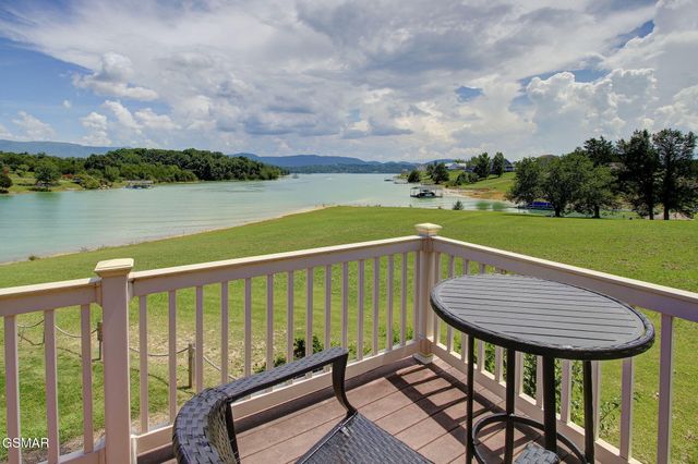 1820 Harbor Hills Lane, Dandridge, TN 37725