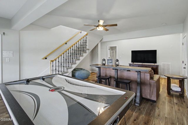 1820 Harbor Hills Lane, Dandridge, TN 37725