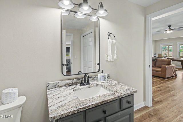 1820 Harbor Hills Lane, Dandridge, TN 37725
