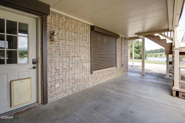 1820 Harbor Hills Lane, Dandridge, TN 37725