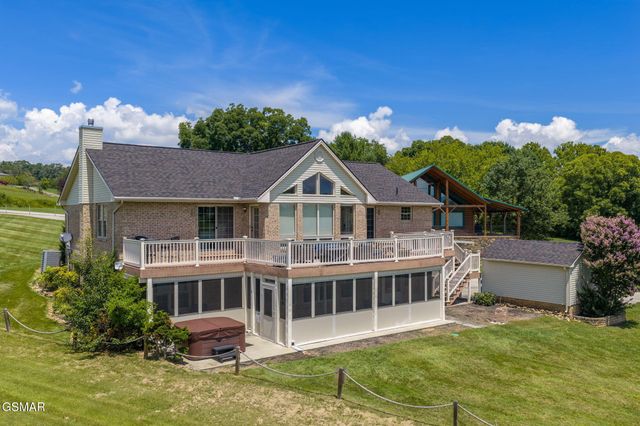 1820 Harbor Hills Lane, Dandridge, TN 37725