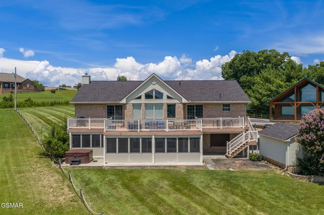 1820 Harbor Hills Lane, Dandridge, TN 37725