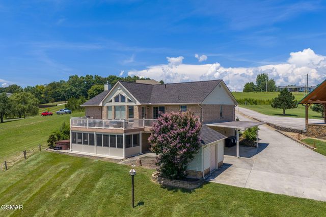 1820 Harbor Hills Lane, Dandridge, TN 37725