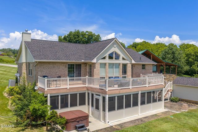 1820 Harbor Hills Lane, Dandridge, TN 37725