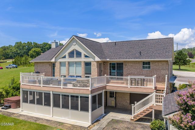 1820 Harbor Hills Lane, Dandridge, TN 37725