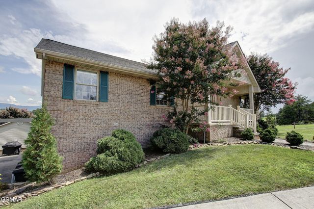 1820 Harbor Hills Lane, Dandridge, TN 37725