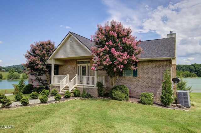 1820 Harbor Hills Lane, Dandridge, TN 37725