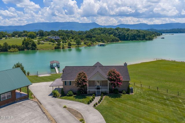 1820 Harbor Hills Lane, Dandridge, TN 37725