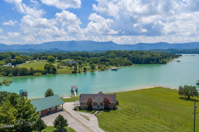 1820 Harbor Hills Lane, Dandridge, TN 37725