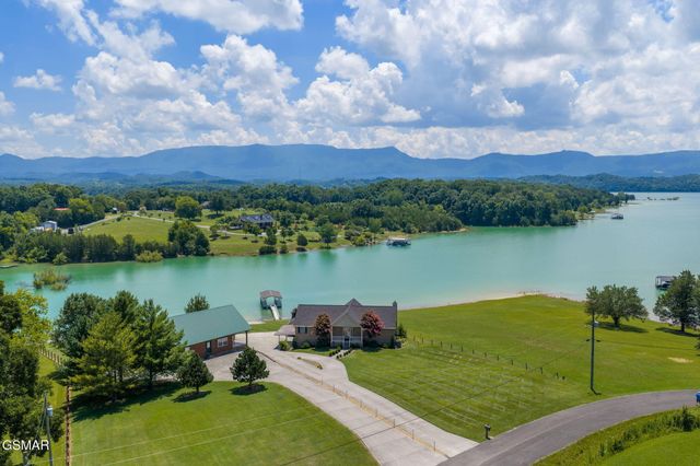 1820 Harbor Hills Lane, Dandridge, TN 37725