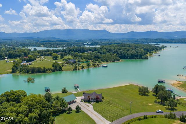 1820 Harbor Hills Lane, Dandridge, TN 37725