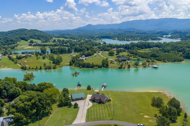 1820 Harbor Hills Lane, Dandridge, TN 37725