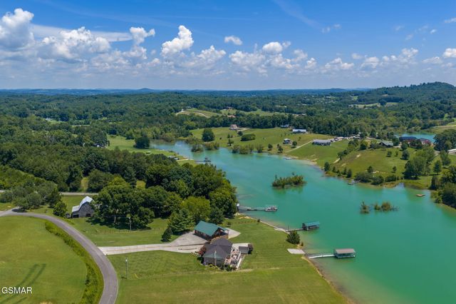 1820 Harbor Hills Lane, Dandridge, TN 37725