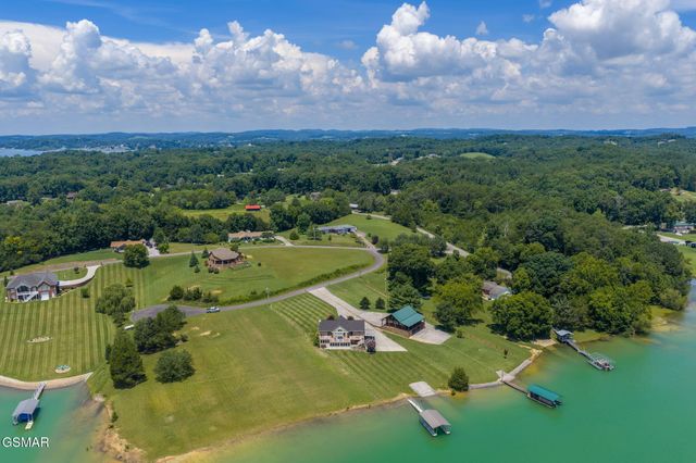 1820 Harbor Hills Lane, Dandridge, TN 37725