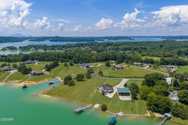 1820 Harbor Hills Lane, Dandridge, TN 37725