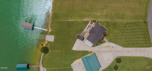 1820 Harbor Hills Lane, Dandridge, TN 37725