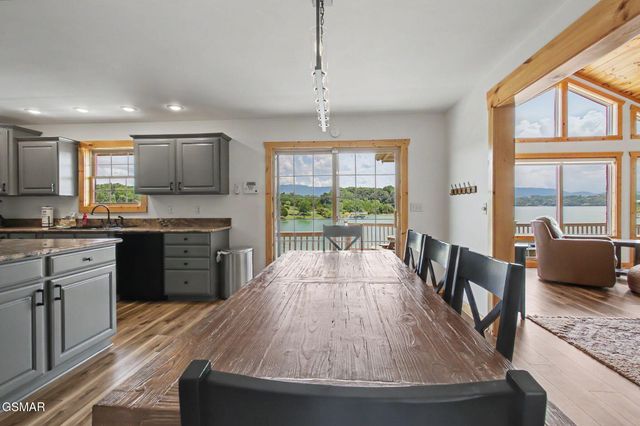 1820 Harbor Hills Lane, Dandridge, TN 37725