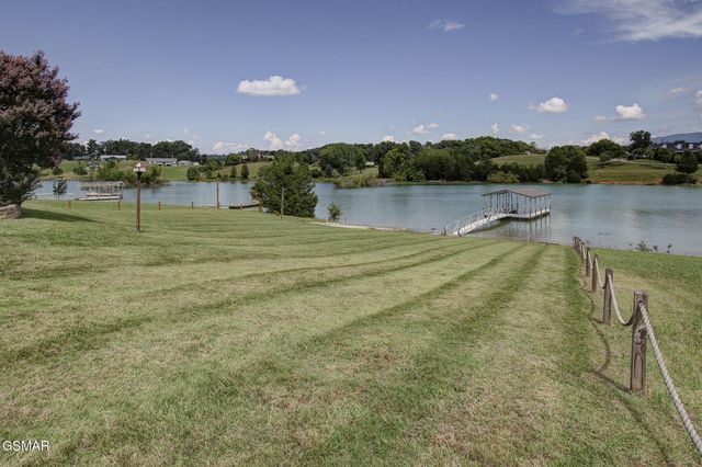 1820 Harbor Hills Lane, Dandridge, TN 37725