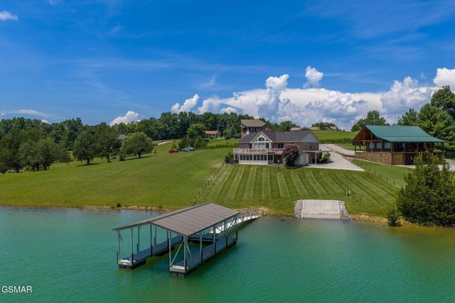 1820 Harbor Hills Lane, Dandridge, TN 37725