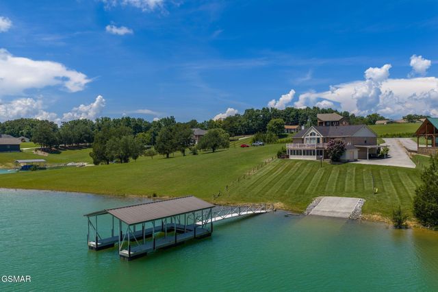 1820 Harbor Hills Lane, Dandridge, TN 37725