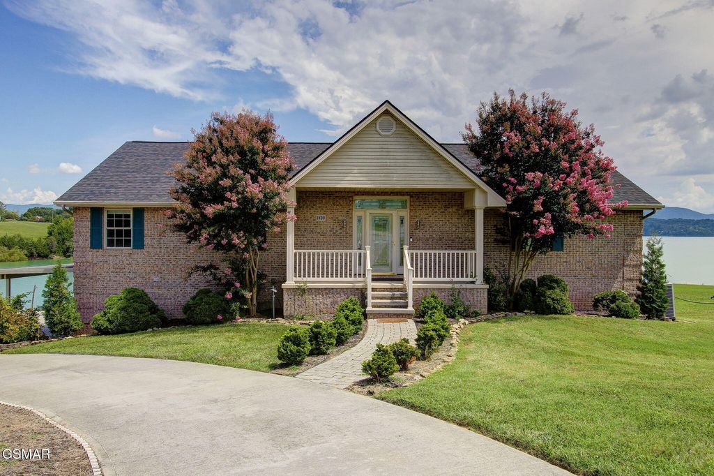 1820 Harbor Hills Lane, Dandridge, TN 37725