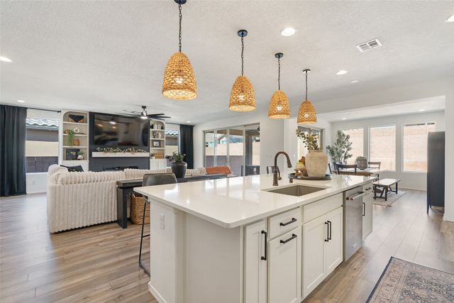 64 Mountaingem Loop, Santa Fe, NM 87508