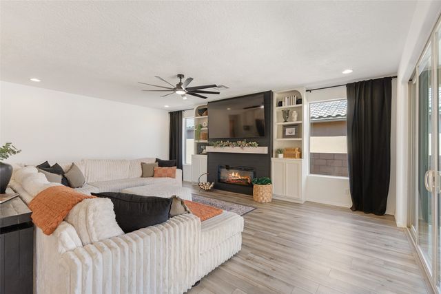 64 Mountaingem Loop, Santa Fe, NM 87508
