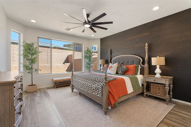 64 Mountaingem Loop, Santa Fe, NM 87508