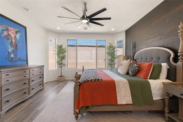 64 Mountaingem Loop, Santa Fe, NM 87508