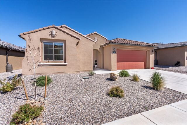 64 Mountaingem Loop, Santa Fe, NM 87508