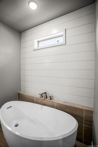 3 Ridgeview Lane, Maumelle, AR 72113