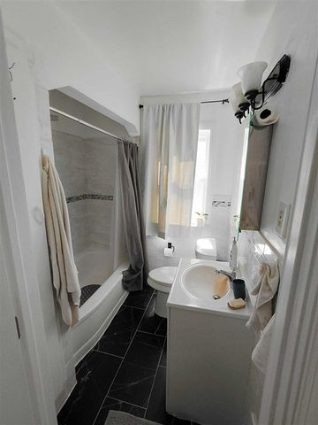 8845 Faust Avenue, Detroit, MI 48228