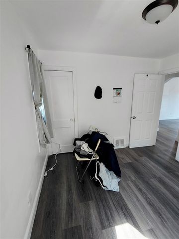 8845 Faust Avenue, Detroit, MI 48228