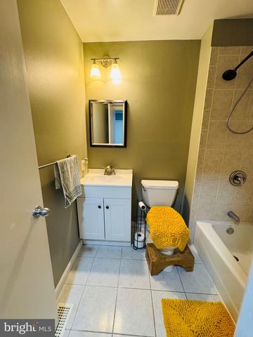 8240 WYCLIFFE CT, Manassas, VA 20109