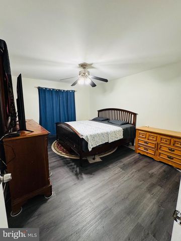 8240 WYCLIFFE CT, Manassas, VA 20109