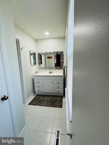 8240 WYCLIFFE CT, Manassas, VA 20109