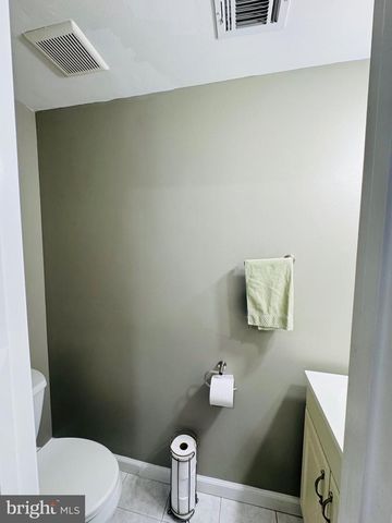 8240 WYCLIFFE CT, Manassas, VA 20109