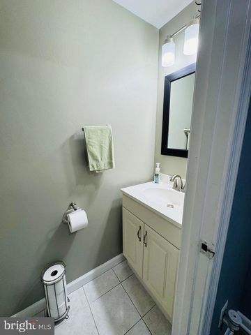 8240 WYCLIFFE CT, Manassas, VA 20109