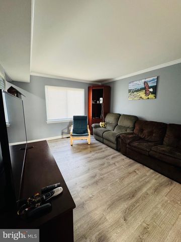 8240 WYCLIFFE CT, Manassas, VA 20109