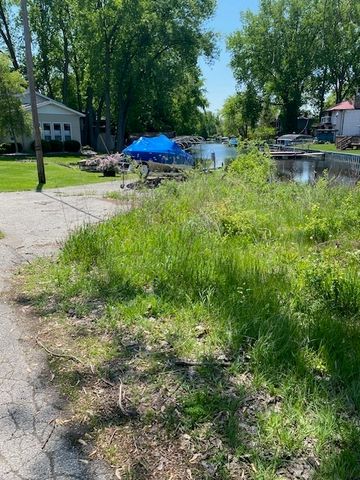 1023 Hooks Lane, Fox Lake, IL 60050