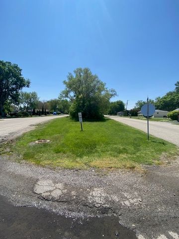 1023 Hooks Lane, Fox Lake, IL 60050