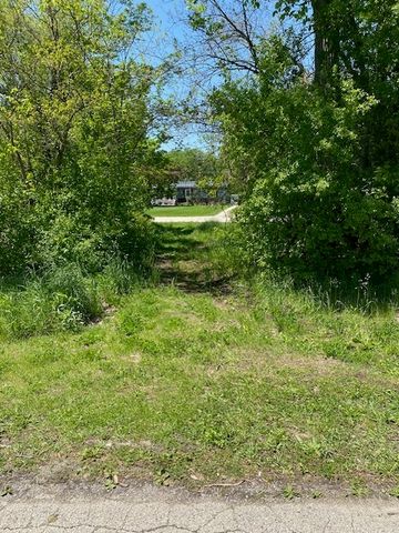 1023 Hooks Lane, Fox Lake, IL 60050