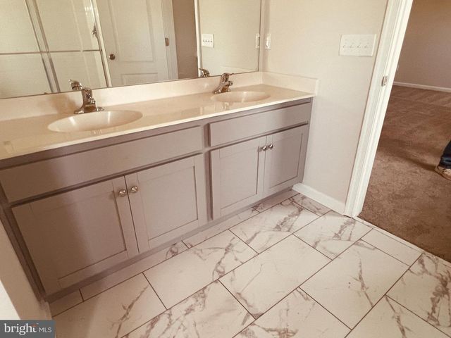 208 FARLEIGH DR, Smyrna, DE 19977