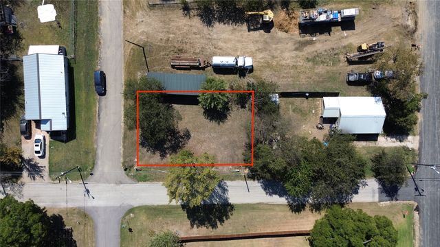 500 S Friou Street, Alvarado, TX 76009